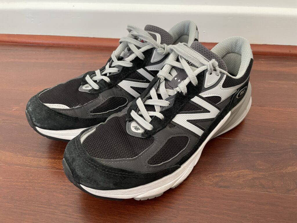 New Balance 990V6 Front view