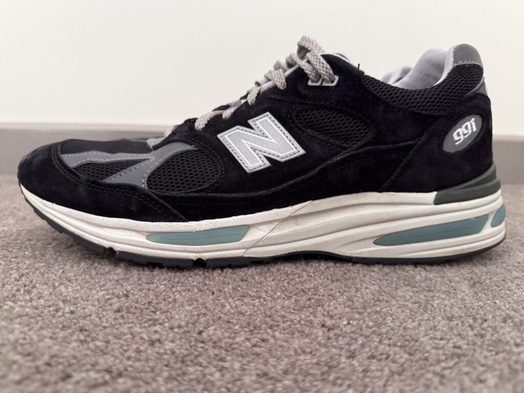 New Balance 991 V2 Side view
