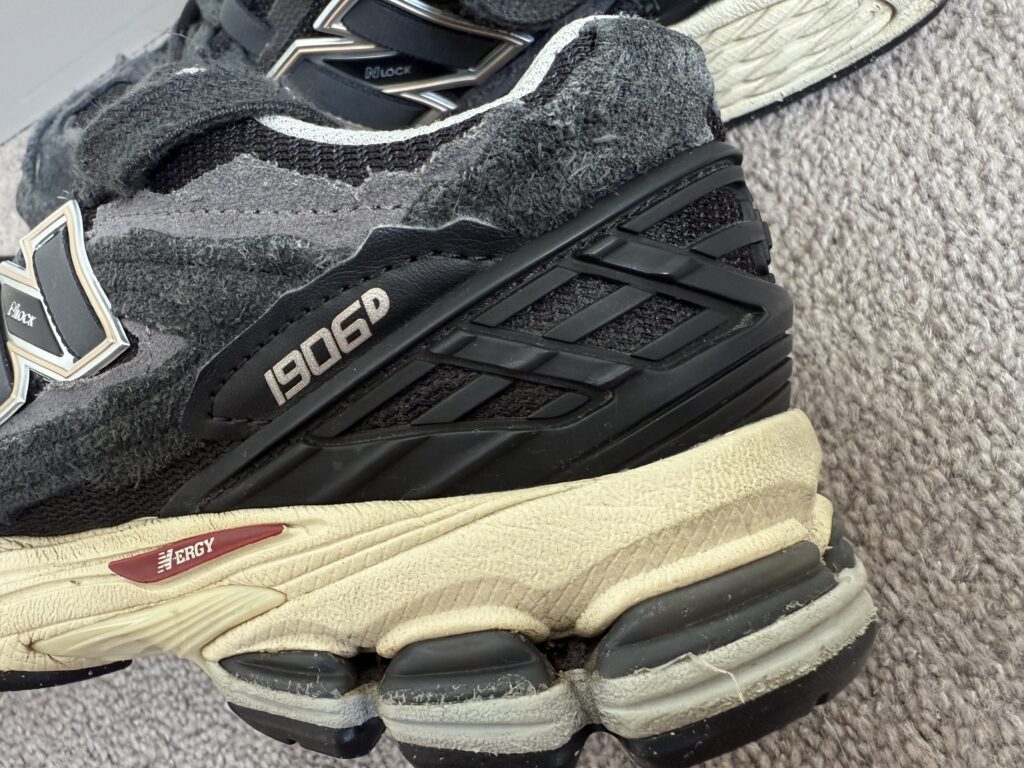 New Balance 1906 heel suport