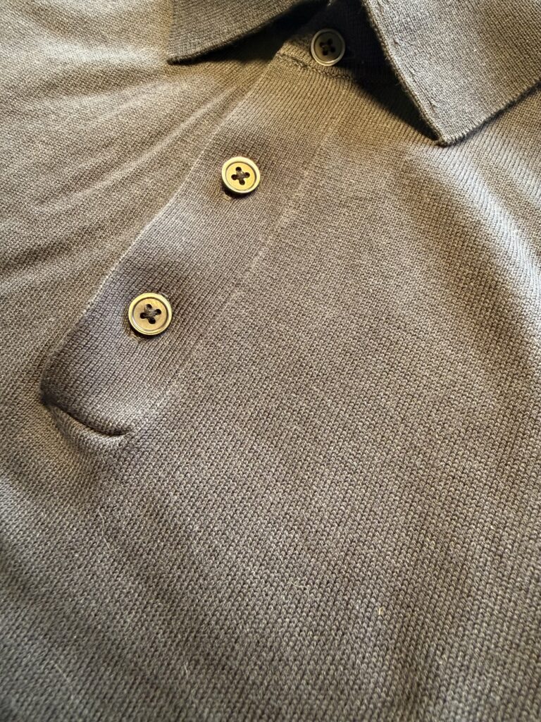 UNIQLO Washable Knitted Polo Sweater's Premium-looking fabric