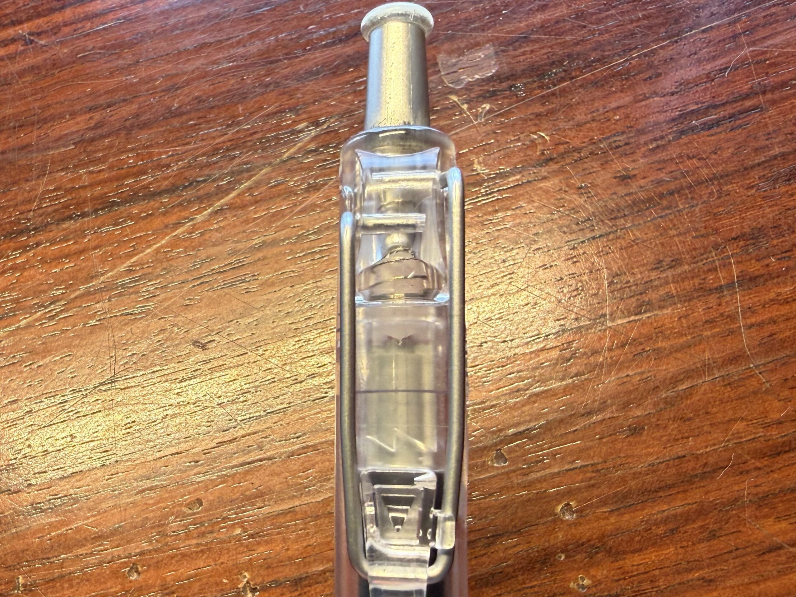 Tombow AirPressi s well-designed clip for portability