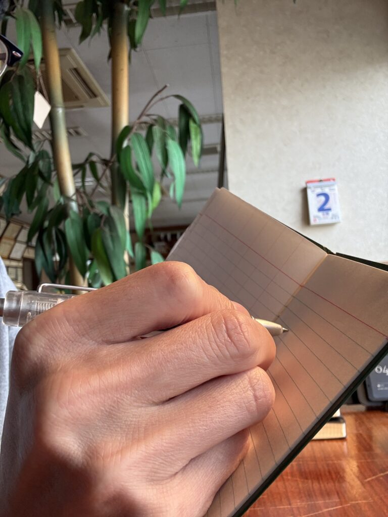 Tombow AirPress can Writes at any angle