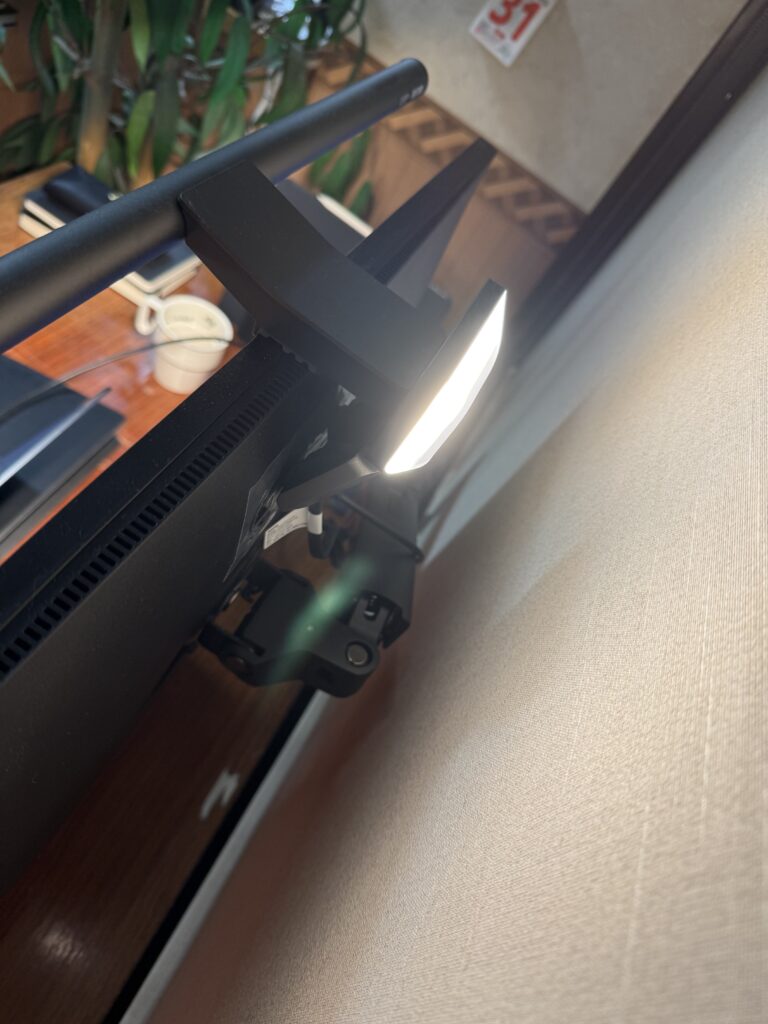 BenQ ScreenBar Halo 2 has Dual Lighting for Both Your Desk and Workspace
