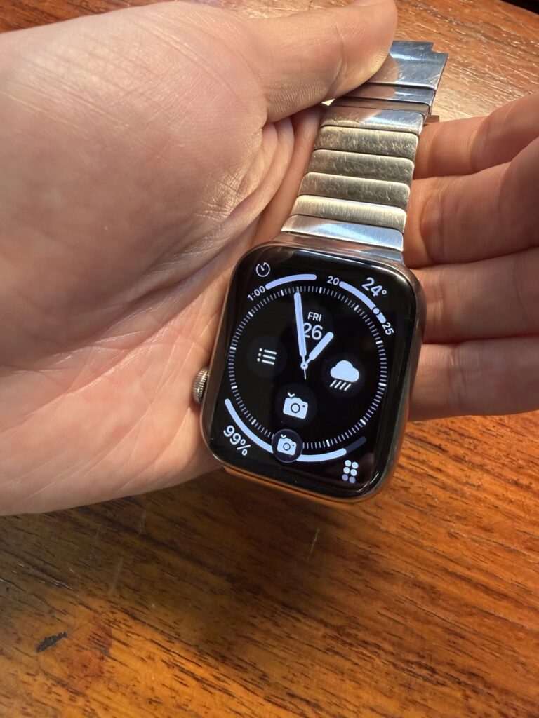 Apple Watch Series 7 Titanium is  brushed finish with a stronger metallic character and a subtle shine depending on the light.