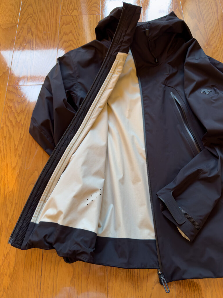 My Thoughts about DESCENTE ALLTERRAIN Hard Shell Jacket “CREAS”